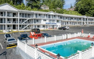 Lake George hotel listed for $2.5 million